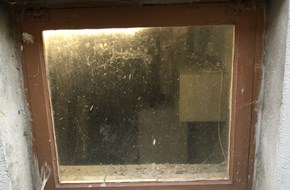 Gammelt vindue, inden vinduesudskiftning